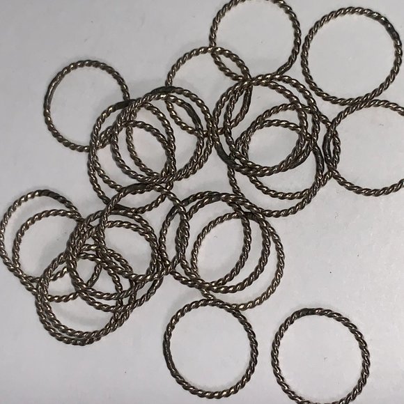 3 1/4 1.4mm Sterling Silver Thin Twist Ring - Picture 7 of 12